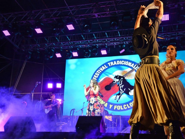 Festival: entregan entradas para personas con discapacidad